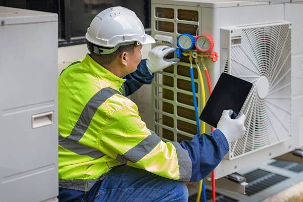 Professional Hvac technician working in Cropsey, IL
